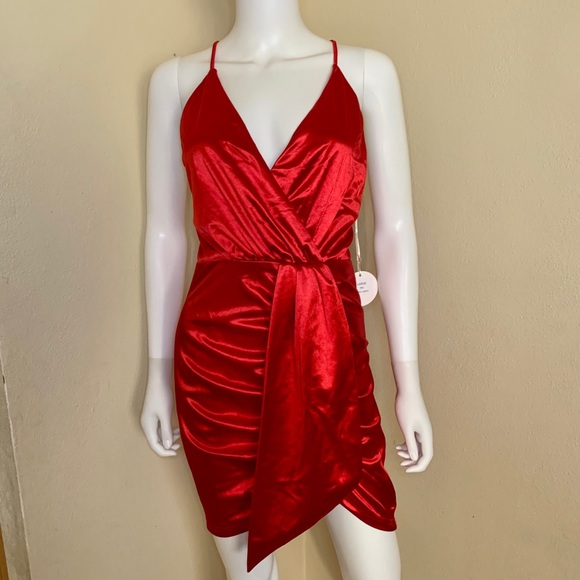 Luxxel Dresses & Skirts - Luxxel sultry ruched red dress with strappy back